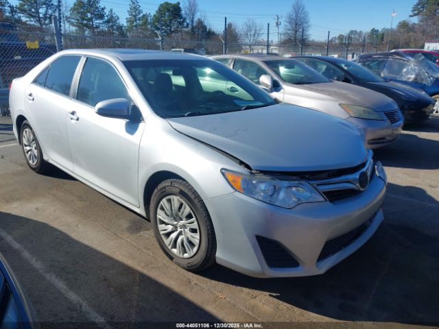 Toyota Camry Le Image 1