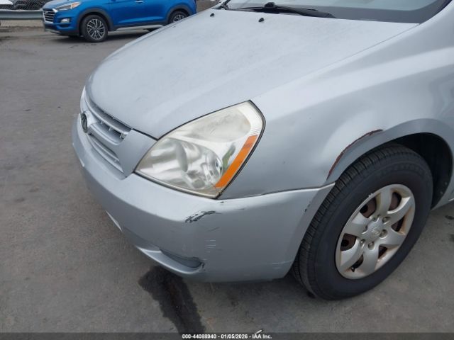 Kia Sedona Lx Image 8