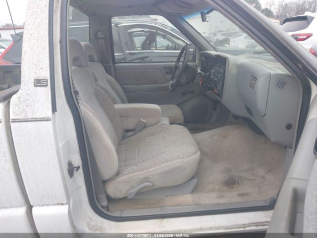 Chevrolet S-10 Fleetside Image 10