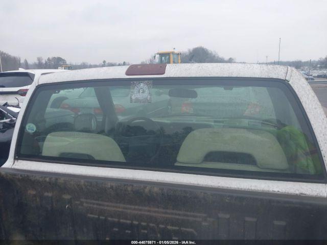 Chevrolet S-10 Fleetside Image 2