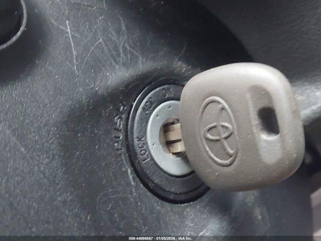 Toyota Corolla S Image 3