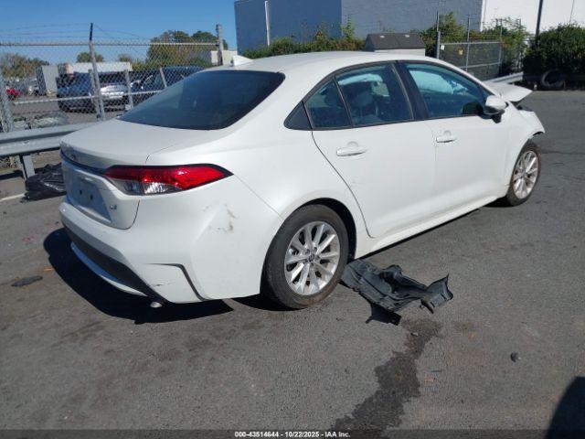 Toyota Corolla Le Image 2