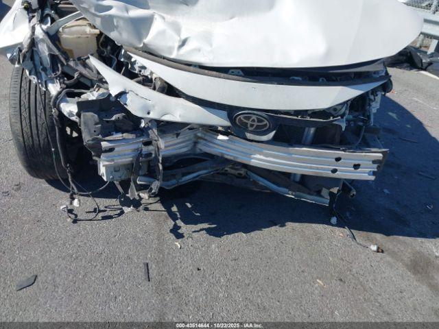 Toyota Corolla Le Image 4