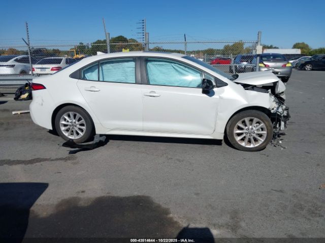 Toyota Corolla Le Image 10