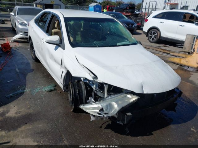 Toyota Camry Le Image 1