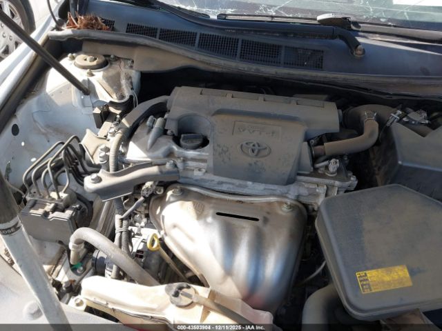 Toyota Camry Le Image 12