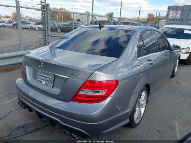 Mercedes-Benz C-Class Sport 4matic Image 4