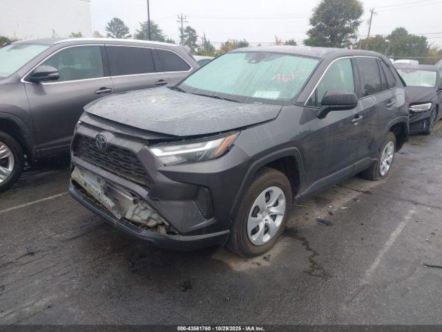 Toyota RAV4 Le Image 15