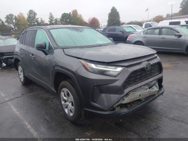 Toyota RAV4 Le Image 4