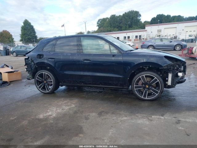Porsche Cayenne Platinum Edition Image 11
