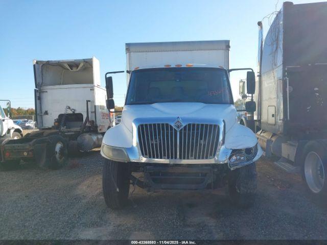 International 4000 4300 Image 9