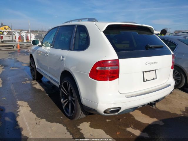 Porsche Cayenne Image 2