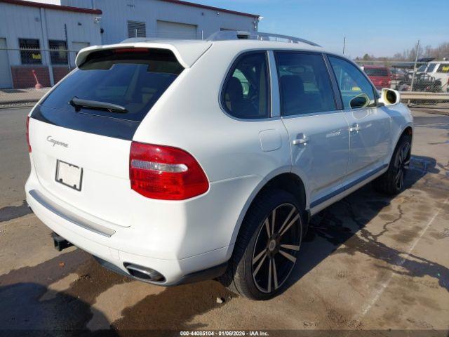 Porsche Cayenne Image 11