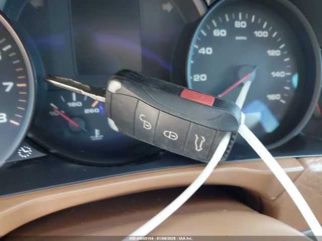 Porsche Cayenne Image 10