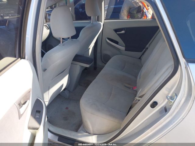 Toyota Prius Two Image 7