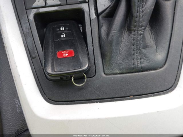 Toyota RAV4 Xle Image 9