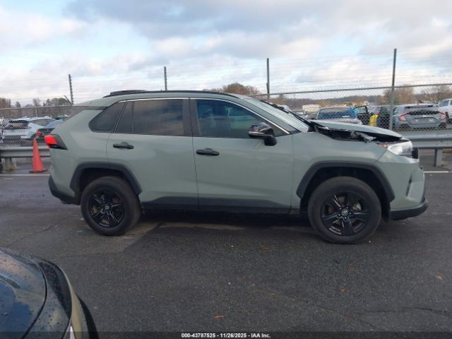 Toyota RAV4 Xle Image 13