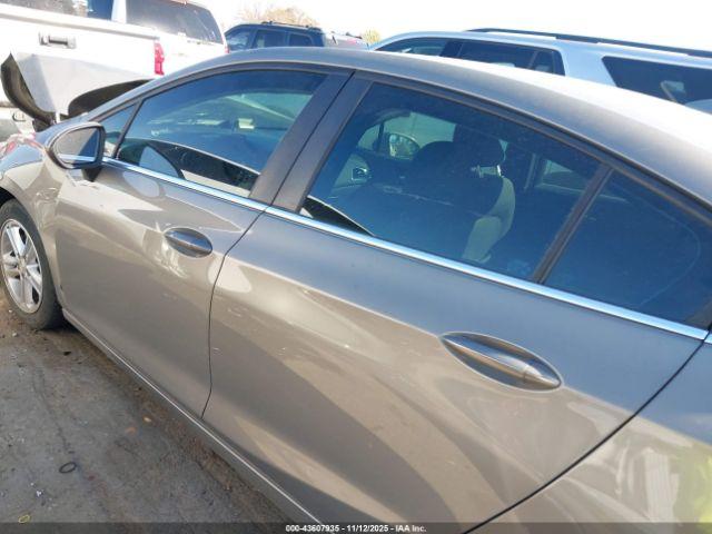 Chevrolet Cruze Lt Auto Image 11