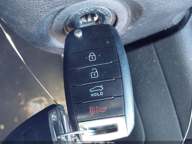 Kia Forte Lx Image 8