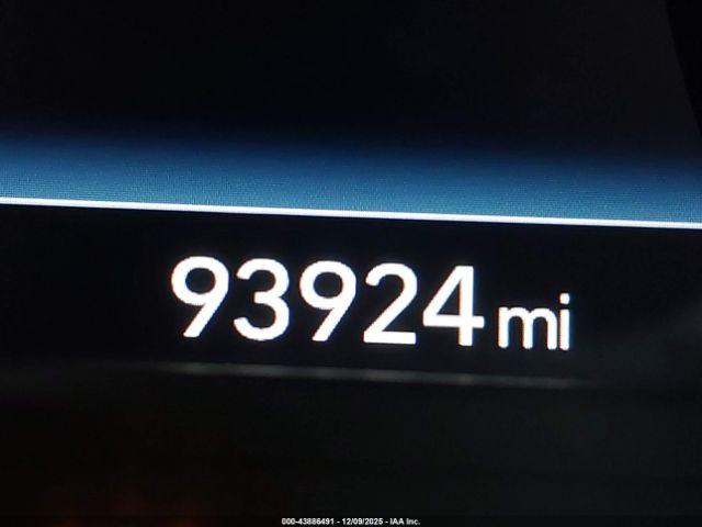 Genesis G70 2.0t Advanced Image 11