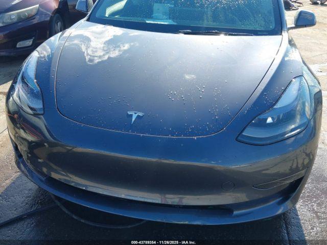 Tesla Model 3 Rear-wheel Drive Image 4