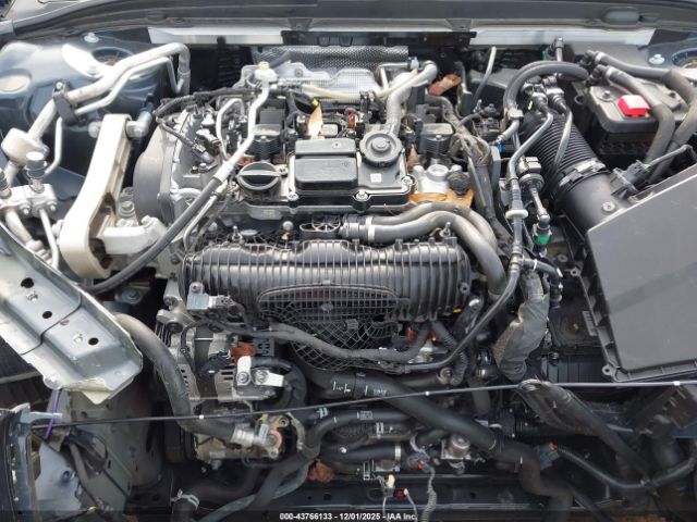 Volvo S60 B5 Plus Dark Theme Image 8