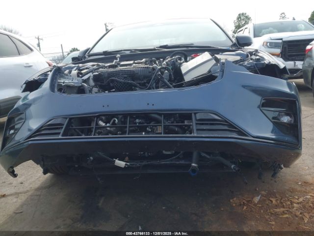 Volvo S60 B5 Plus Dark Theme Image 7