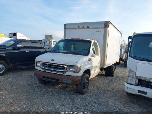 Ford Econoline Commercial Image 13