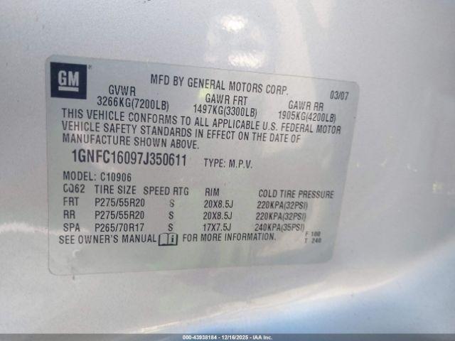 Chevrolet Suburban 1500 Lt Image 8