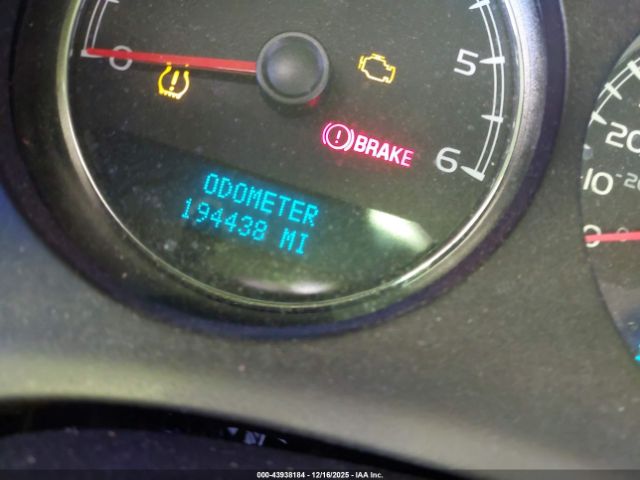 Chevrolet Suburban 1500 Lt Image 15