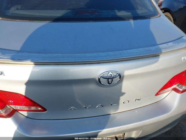 Toyota Avalon Limited Image 11