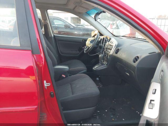 Pontiac Vibe Image 4