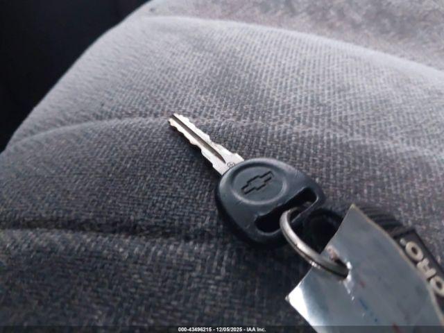 Chevrolet Express Work Van Image 6