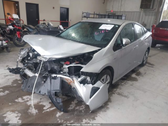 Toyota Prius Two Image 17