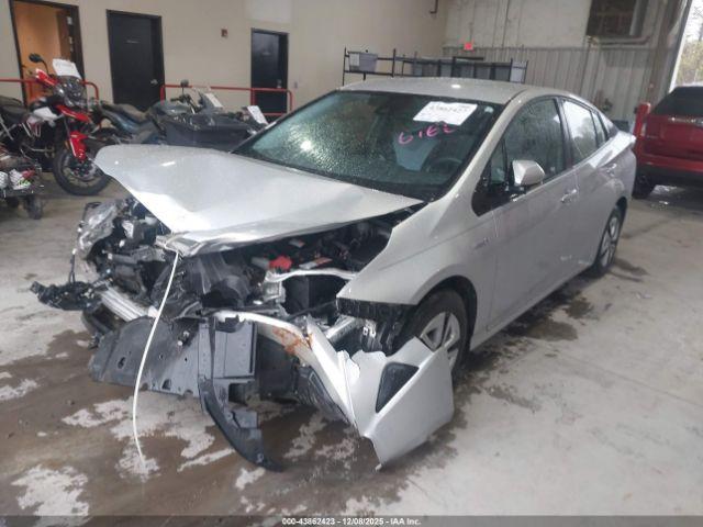 Toyota Prius Two Image 17