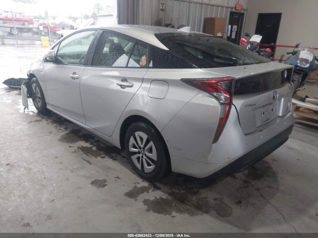 Toyota Prius Two Image 13