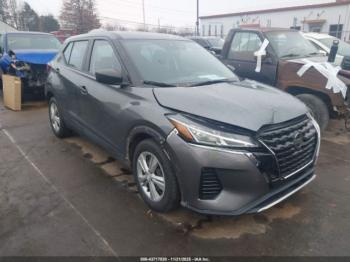  Salvage Nissan Kicks