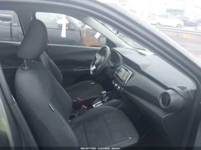 Nissan Kicks S Xtronic Cvt Image 2
