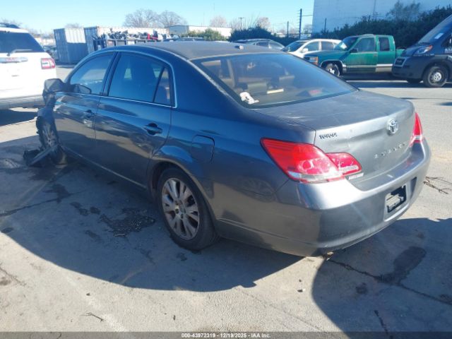 Toyota Avalon Xls Image 2