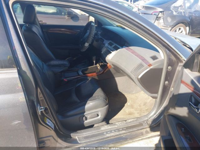 Toyota Avalon Xls Image 9