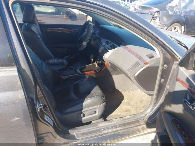 Toyota Avalon Xls Image 9