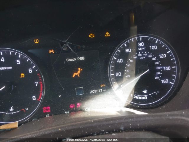 Hyundai Genesis 3.8 Image 8