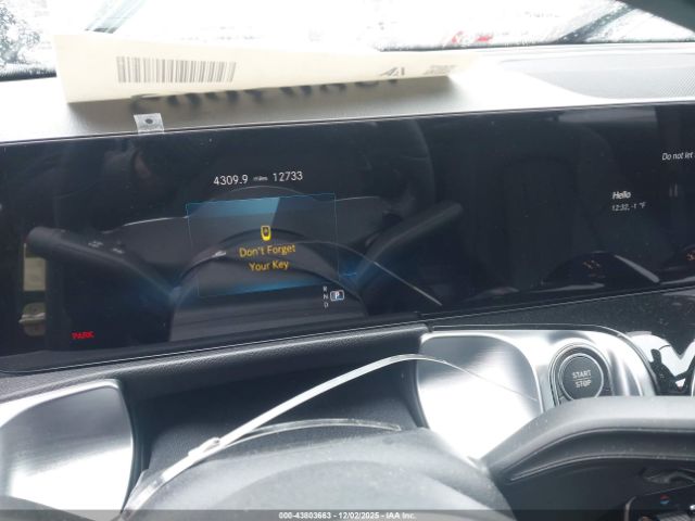 Mercedes-Benz EQB 4matic Image 10