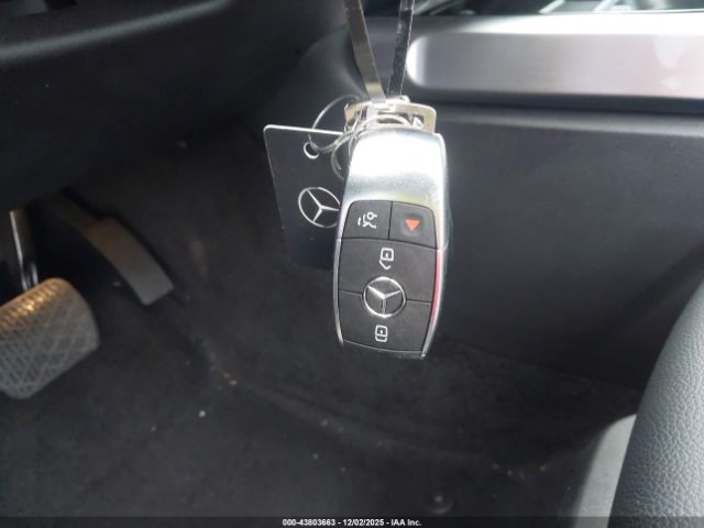 Mercedes-Benz EQB 4matic Image 9