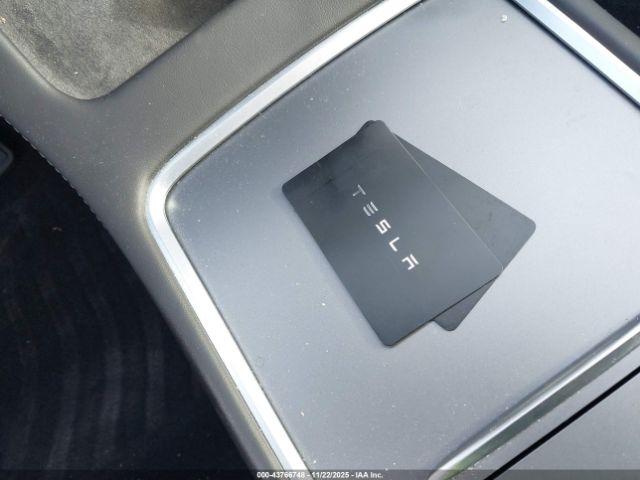 Tesla Model 3 Rear-wheel Drive Image 18