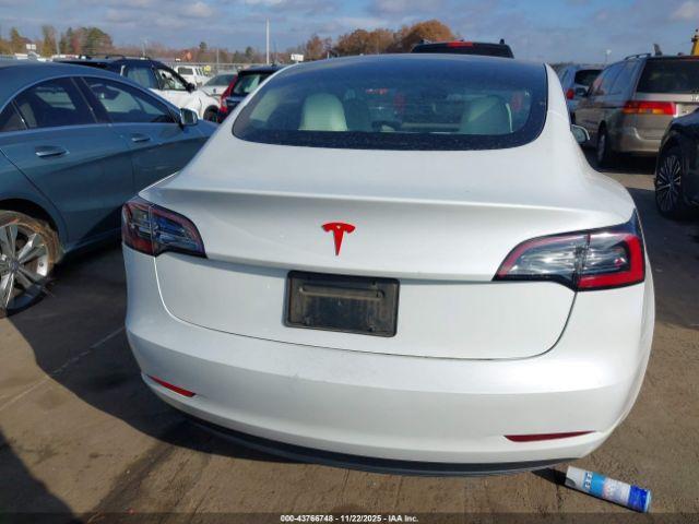 Tesla Model 3 Rear-wheel Drive Image 6