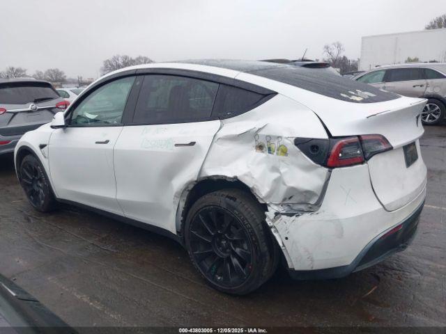 Tesla Model Y Long Range Dual Motor All-wheel Drive Image 13