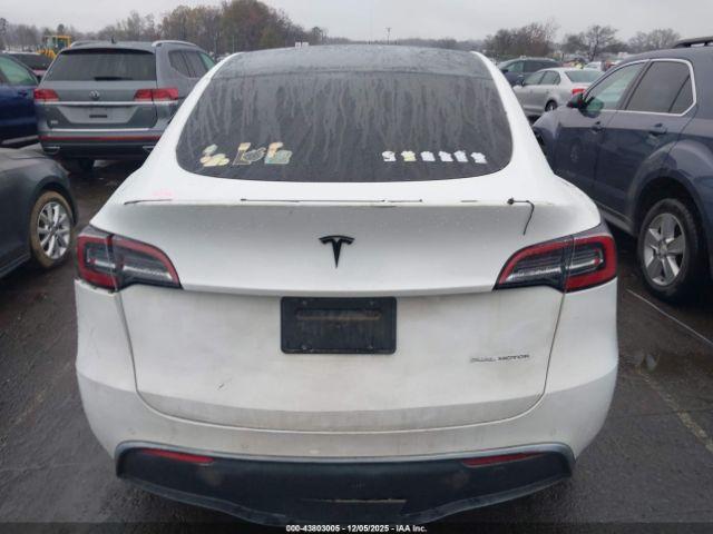 Tesla Model Y Long Range Dual Motor All-wheel Drive Image 9