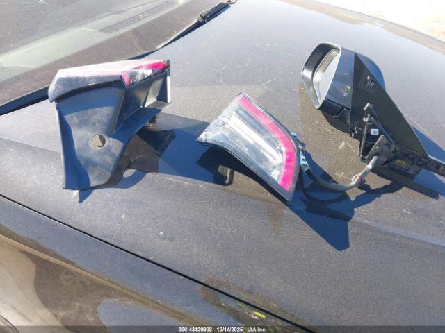 Tesla Model 3 Long Range Dual Motor All-wheel Drive Image 10