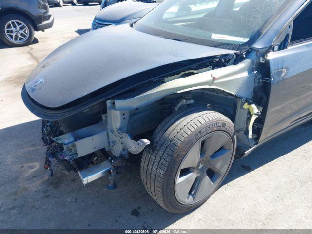 Tesla Model 3 Long Range Dual Motor All-wheel Drive Image 15